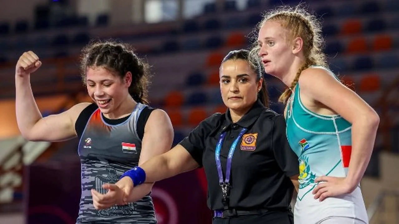 منتخب المصارعة للسيدات يفوز بميداليتين في البطولة الأفريقية بالإسكندرية